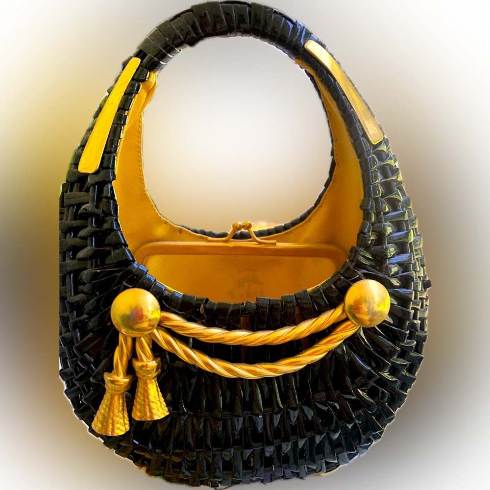 Stunning Koret Vintage Black And Gold
Wicker Straw Purse